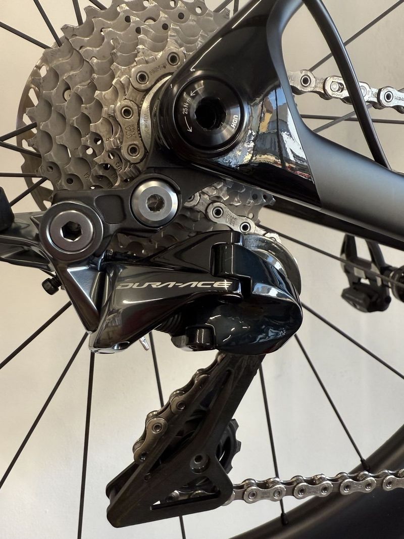 Trek Madone s kompletní sadou Dura-Ace Vel.M/L