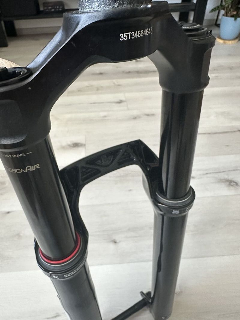 RockShox SID Ultimate, 120mm 29" a SID Luxe Ultimate 165x45mm
