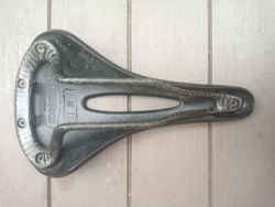 Sedlo Brooks C13 Carved 158mm