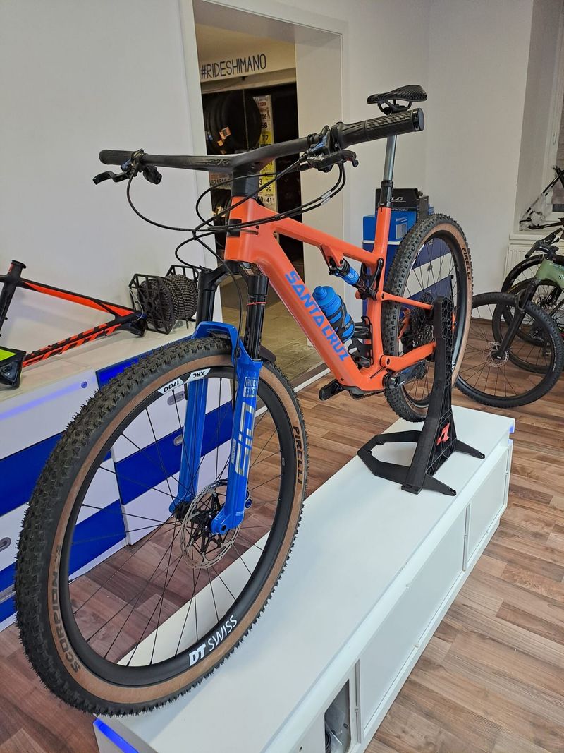 NOVÁ CUSTOM STAVBA Santa Cruz Blur C / Rock Shox SID / Sram GX AXS, XX1 / velikost XL / carbon DTSwi