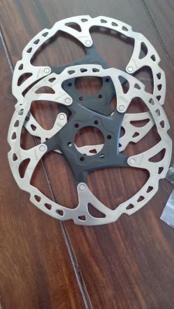 Vyměním ,prodám dva nové kotouče Shimano RT 76 = XT, 6děr