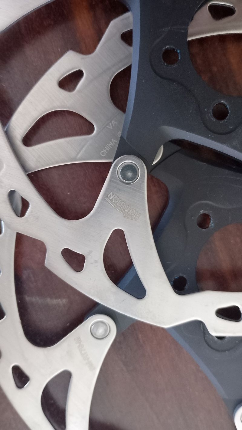 Vyměním ,prodám dva nové kotouče Shimano RT 76 = XT, 6děr