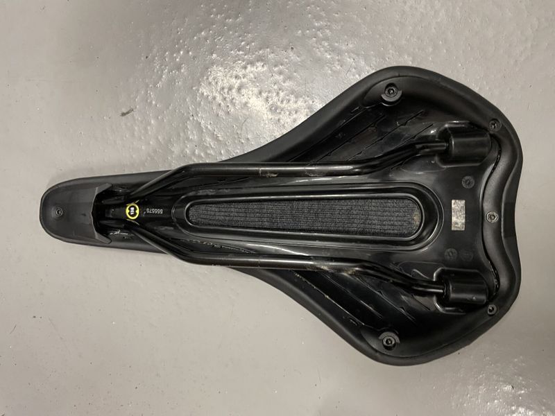Sedlo Bontrager Arvada Comp 138 mm