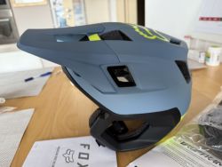 Fox Dropframe Pro Helmet, Ce - M Prílba na kolo