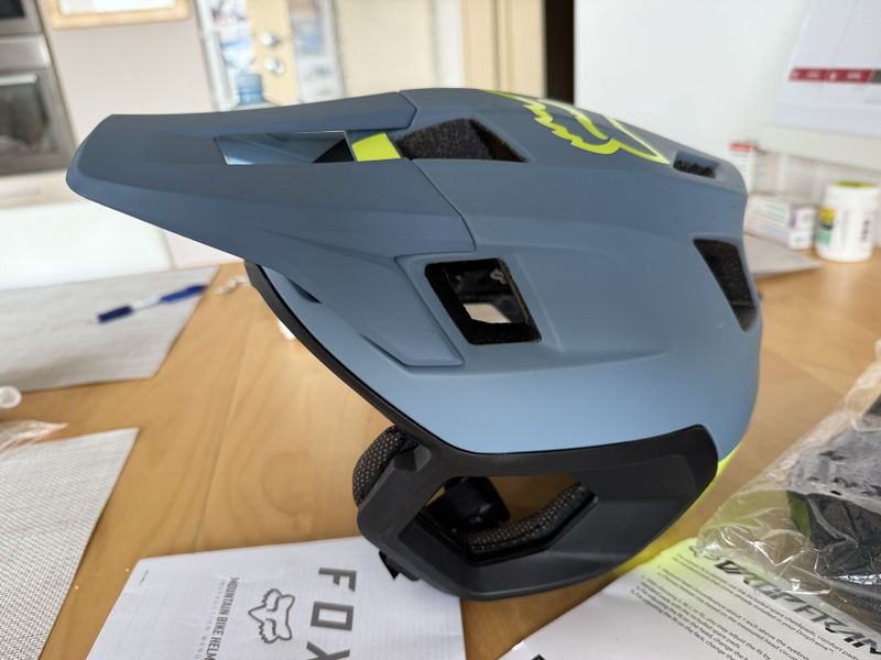 Fox Dropframe Pro Helmet, Ce - M Prílba na kolo