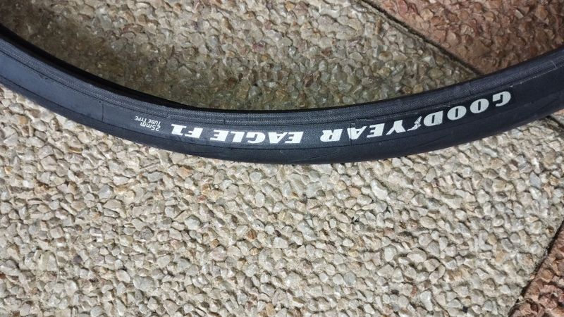 Schwalbe + Goodyear (25-622)