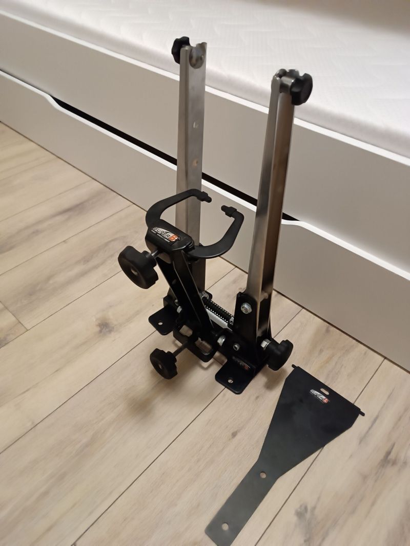 Centrovací stolice Super B TB-PF35