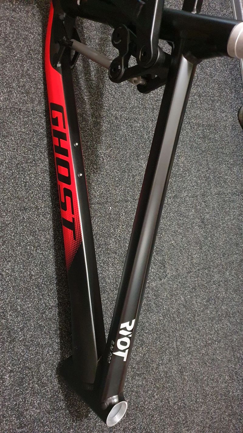 GHOST Riot vel.L+M