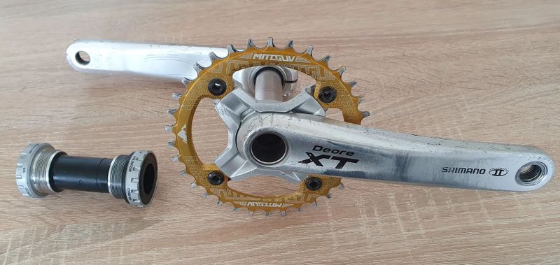 Kliky Shimano XT FC-M770 + středové složení