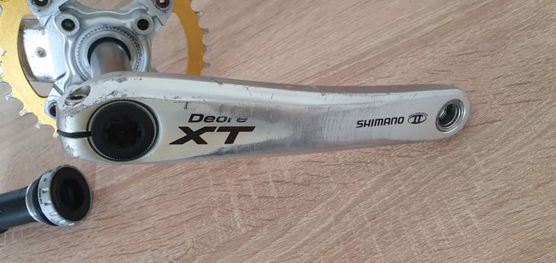 Kliky Shimano XT FC-M770 + středové složení