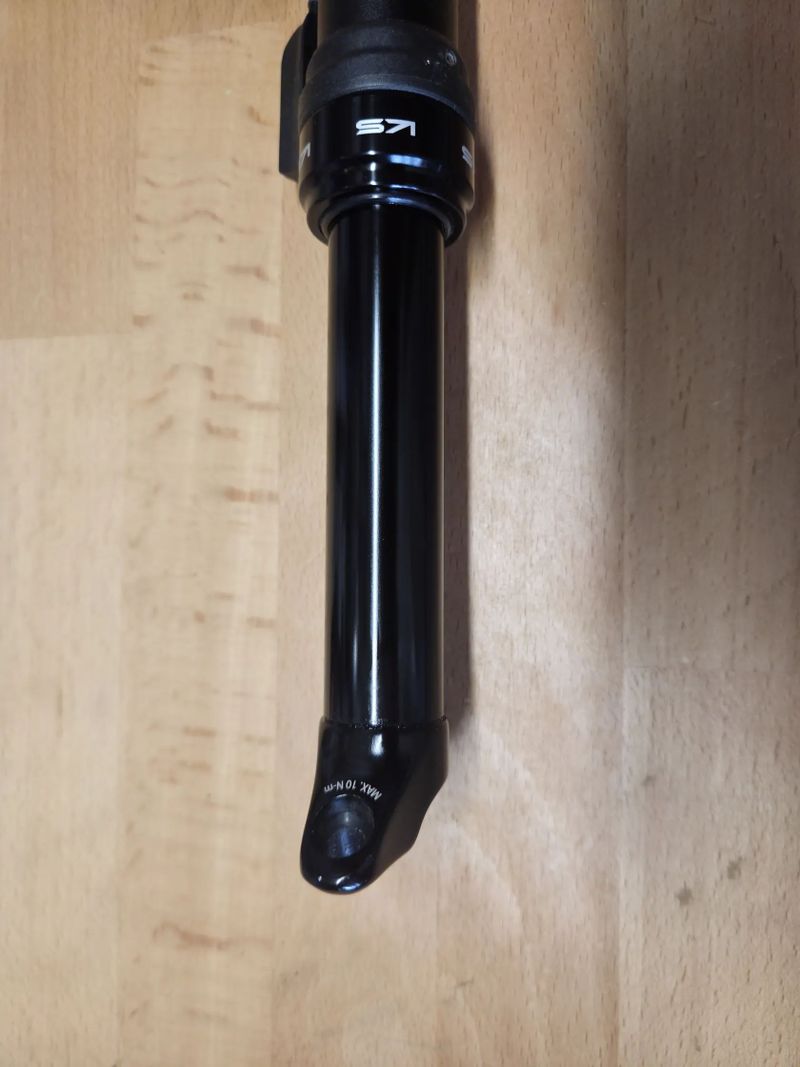Kind Shock E20 External teleskopická sedlovka, Ø-30,9 mm, 370 mm/100 mm
