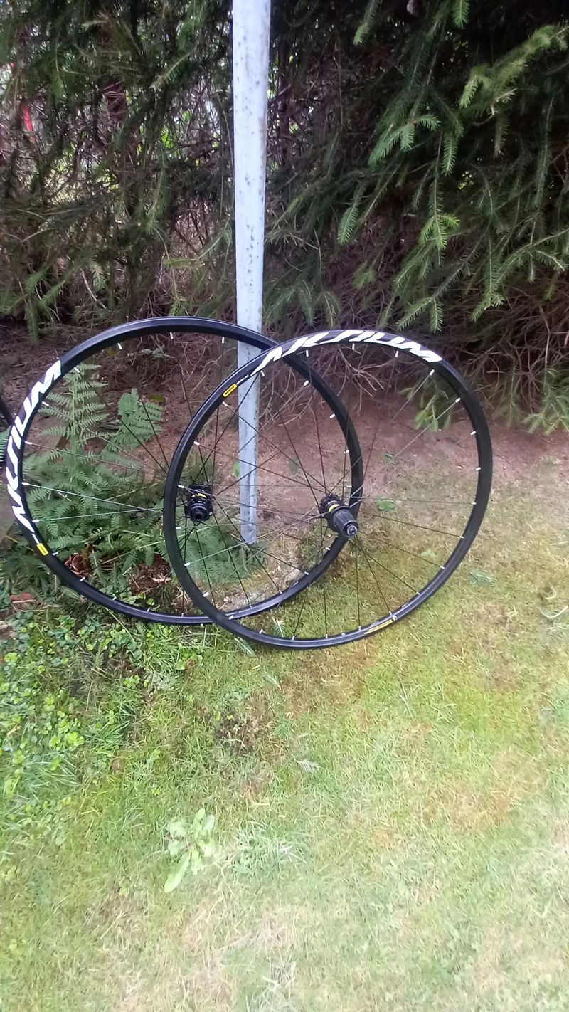  Zapletená kola MAVIC Aksium DCL, Shimano 11, Centerlock