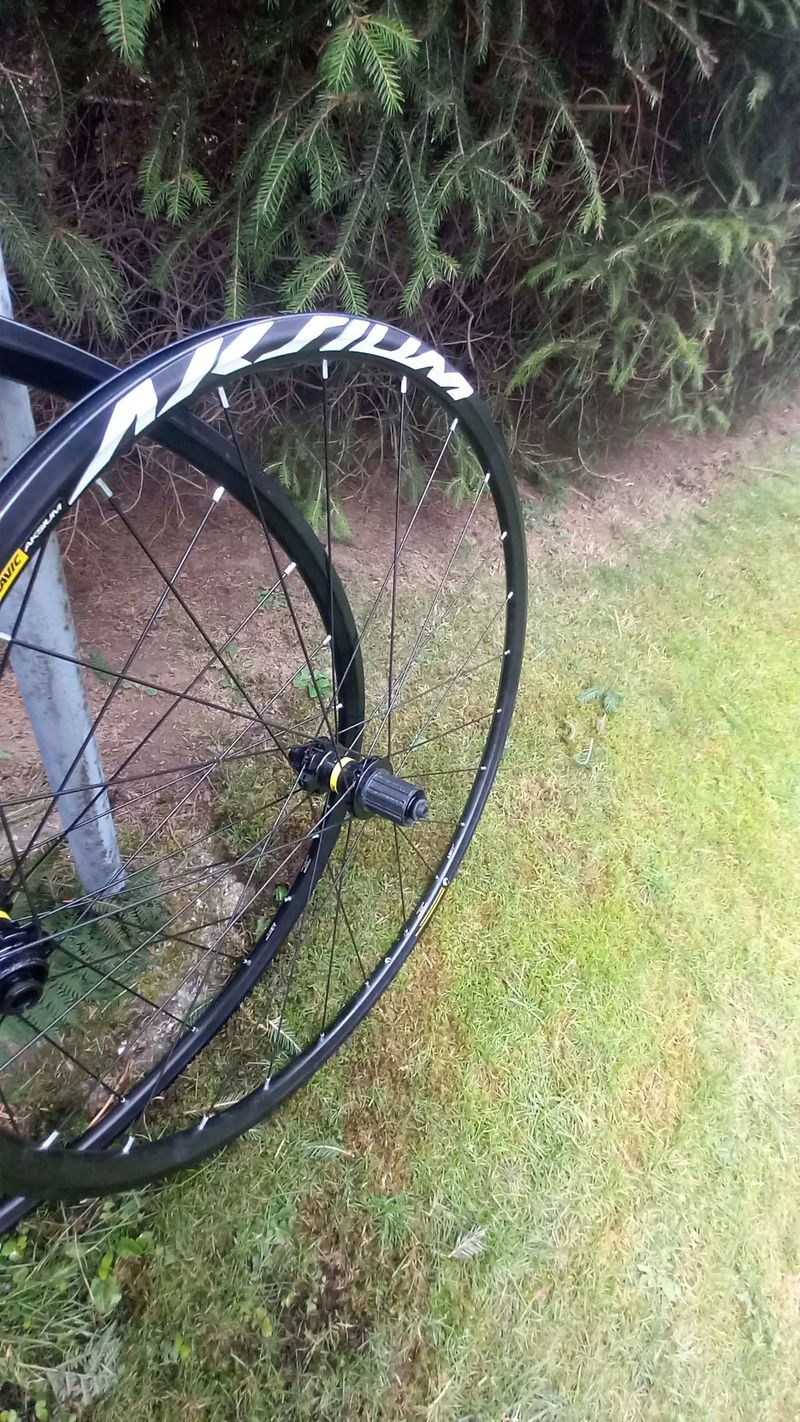  Zapletená kola MAVIC Aksium DCL, Shimano 11, Centerlock
