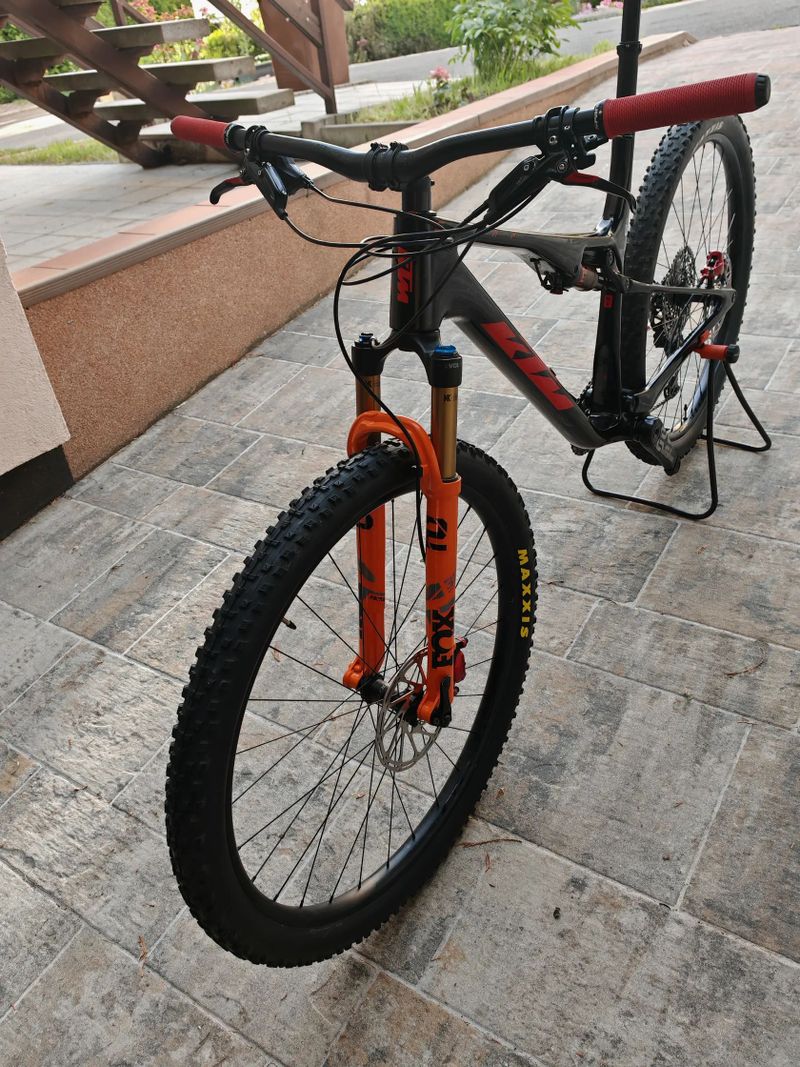 celoodpružené kolo KTM Scarp Elite Carbon, 10,9kg