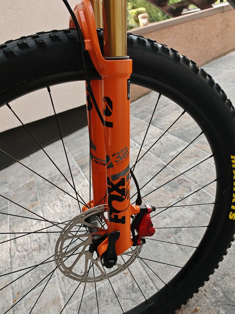 celoodpružené kolo KTM Scarp Elite Carbon, 10,9kg