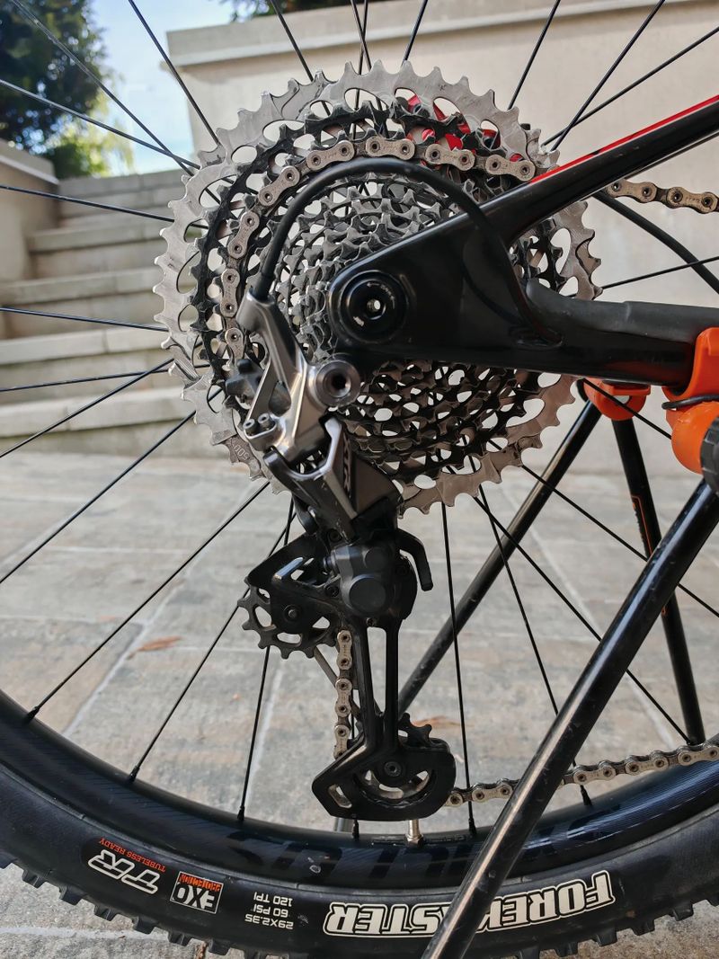 celoodpružené kolo KTM Scarp Elite Carbon, 10,9kg