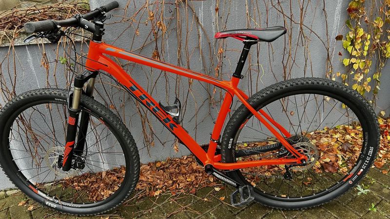 Trek Superfly 5 - velmi zachovalý 