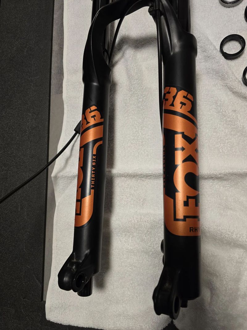 Vidlice Fox Rhythm 36, 140mm