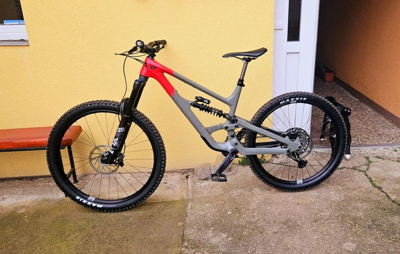 YT capra mx uncaged 10 vel. L