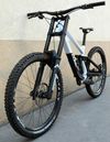 CUBE Two15 vel. XL, zdvihy 200/200 mm, 27,5" TOP STAV, Sjezďák downhill
