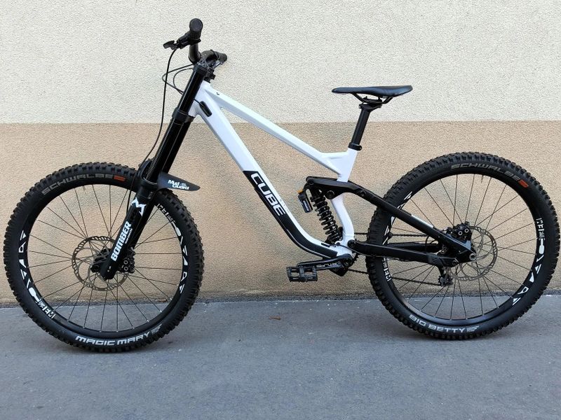 CUBE Two15 vel. XL, zdvihy 200/200 mm, 27,5" TOP STAV, Sjezďák downhill