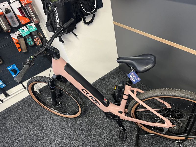 Cube Reaction Hybrid PRO 625 2023 EASY ENTRY 45KM