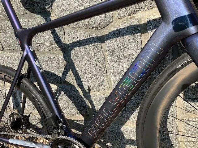 69.999 Kč! (PC 109.999) POLYGON HELIOS A7X - UCI rám, karbon kola - L - 105Di2 2x12 (50/34 - 11/34)