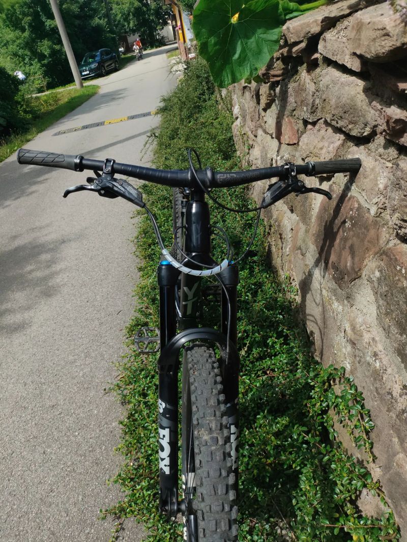 YT capra core 2
