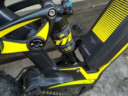 Celoodpružené elektrokolo bergamont
