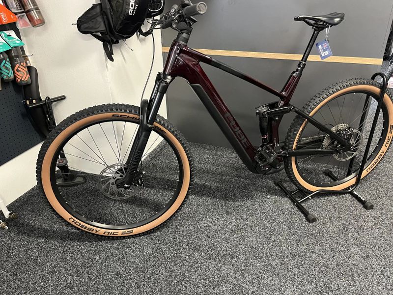 CUBE Stereo Hybrid 140 HPC RACE 750 2024 XL 554km