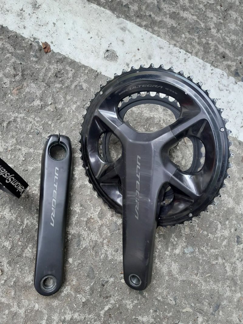 Prodám sezónu jeté Kliky Shimano Ultegra 12sp 172,5mm převodníky 52-36
