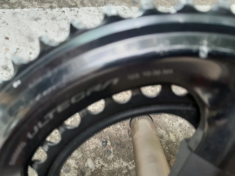 Prodám sezónu jeté Kliky Shimano Ultegra 12sp 172,5mm převodníky 52-36