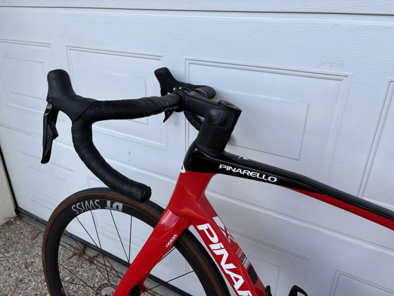 Pinarello X3 105Di2 s koly DT SWISS ERC 1400