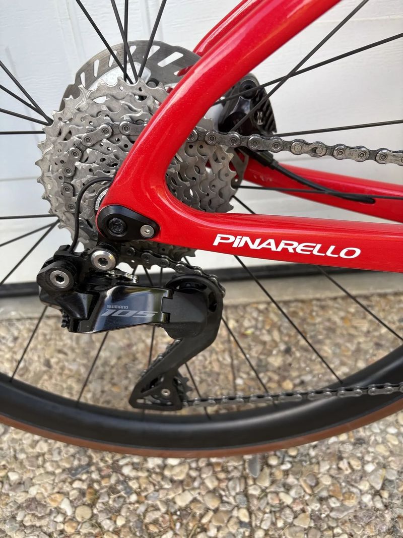 Pinarello X3 105Di2 s koly DT SWISS ERC 1400