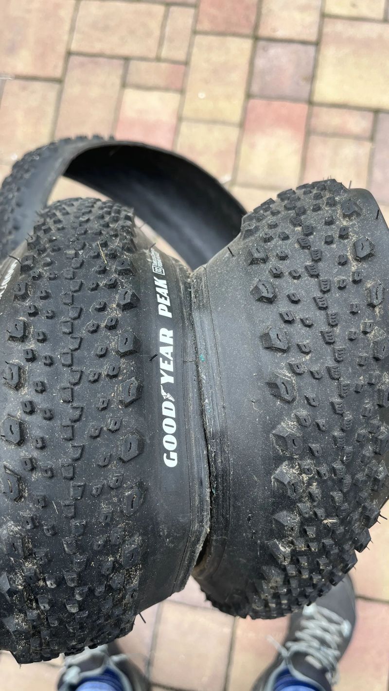 Gravelový pláště GoodYear Peak 40