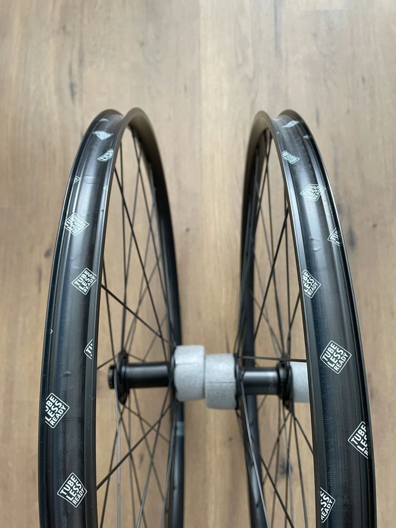 Zapletená kola Specialized