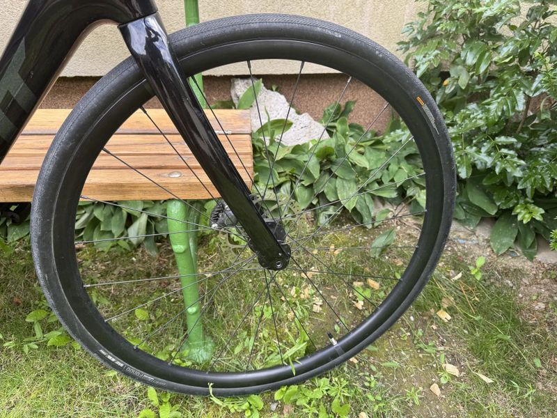 Silniční kolo Giant Defy Advanced 1 M/L (177-187 cm) Karbon