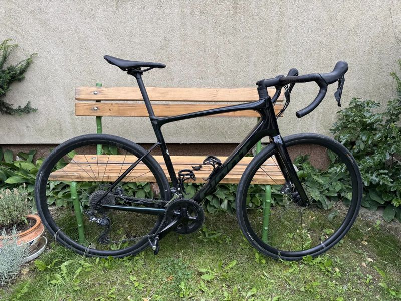 Silniční kolo Giant Defy Advanced 1 M/L (177-187 cm) Karbon