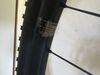 Zapletená kola HUNT 650B Adventure Carbon ořech Shimano
