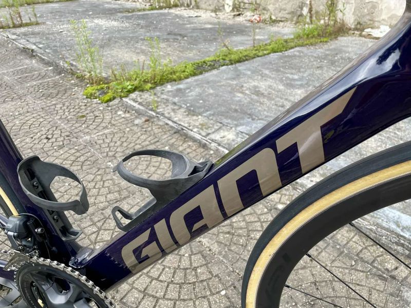 GIANT Propel Advanced Pro 0 Di2, Black Currant/Chrome - vel. XL