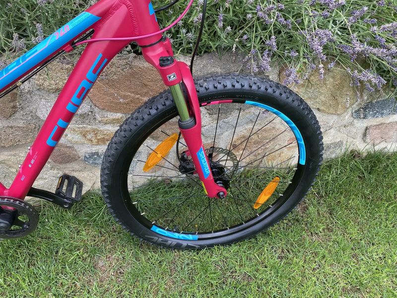 Cube access 24"