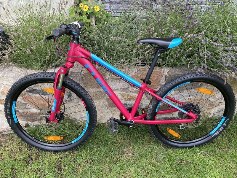 Cube access 24"