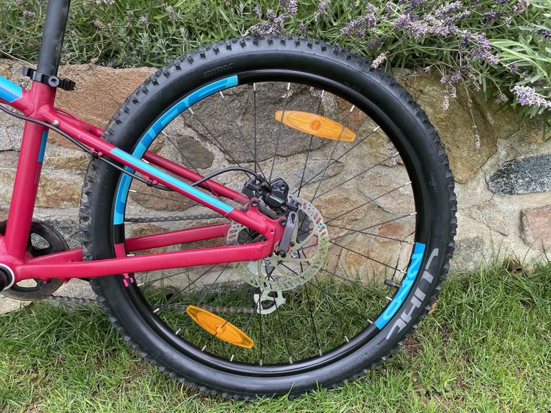 Cube access 24"