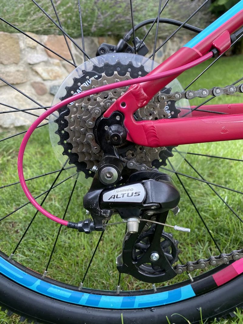 Cube access 24"