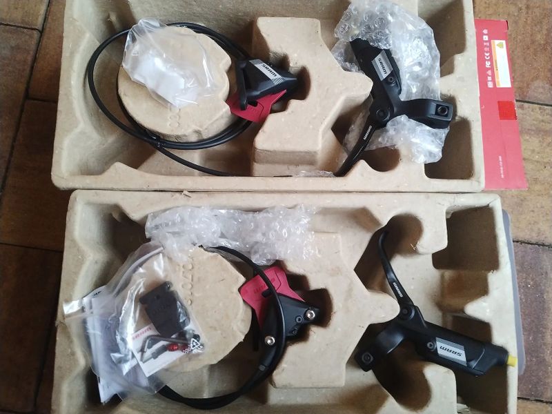 Nové brzdy sram Apex pro rovná řidítka 