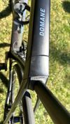 Trek Domane SL 6 – velikost 54 cm (M), minimálně jeté