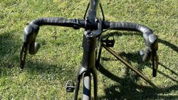 Prodám silniční kolo Trek Domane SL 6 – velikost 54 cm (M), minimálně jeté