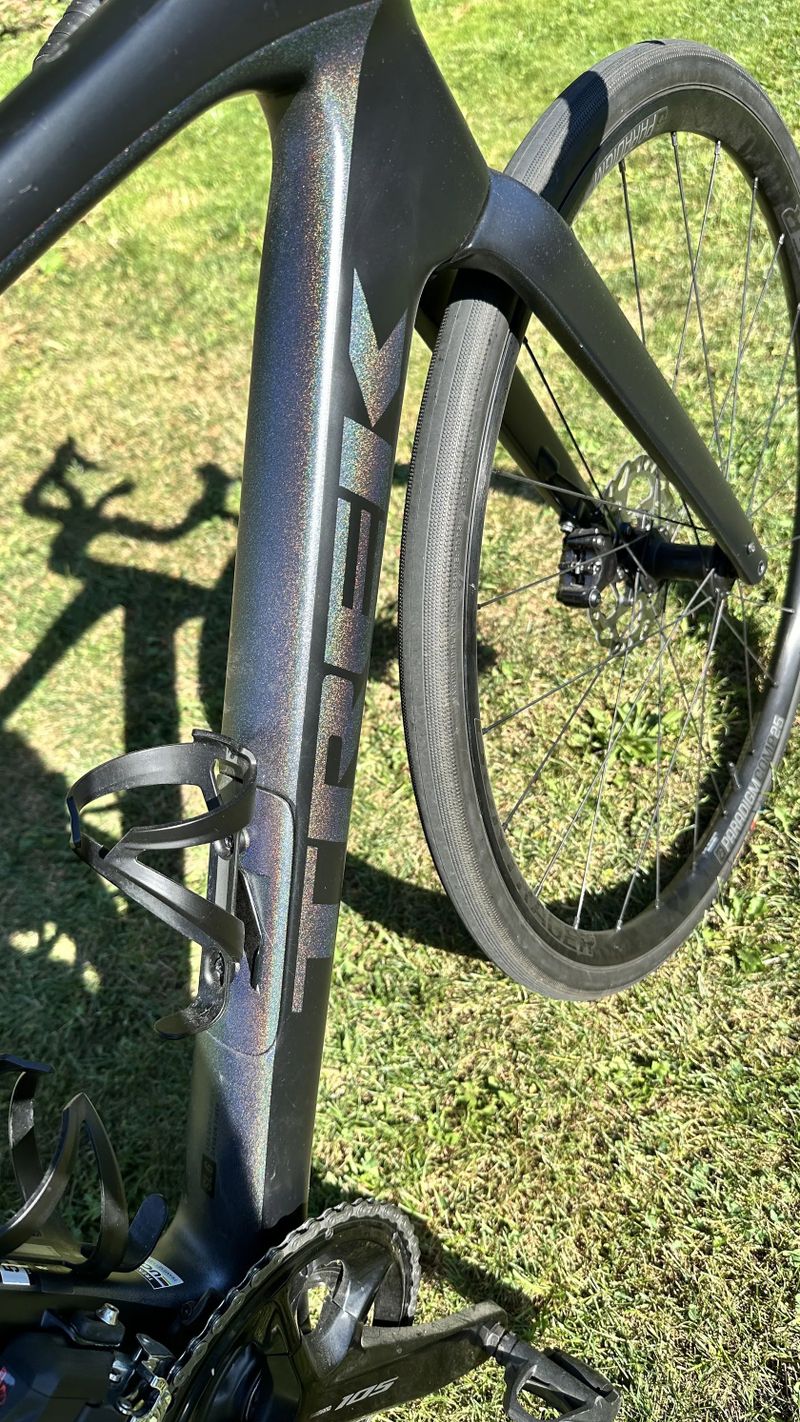 Trek Domane SL 6 – velikost 54 cm (M), minimálně jeté