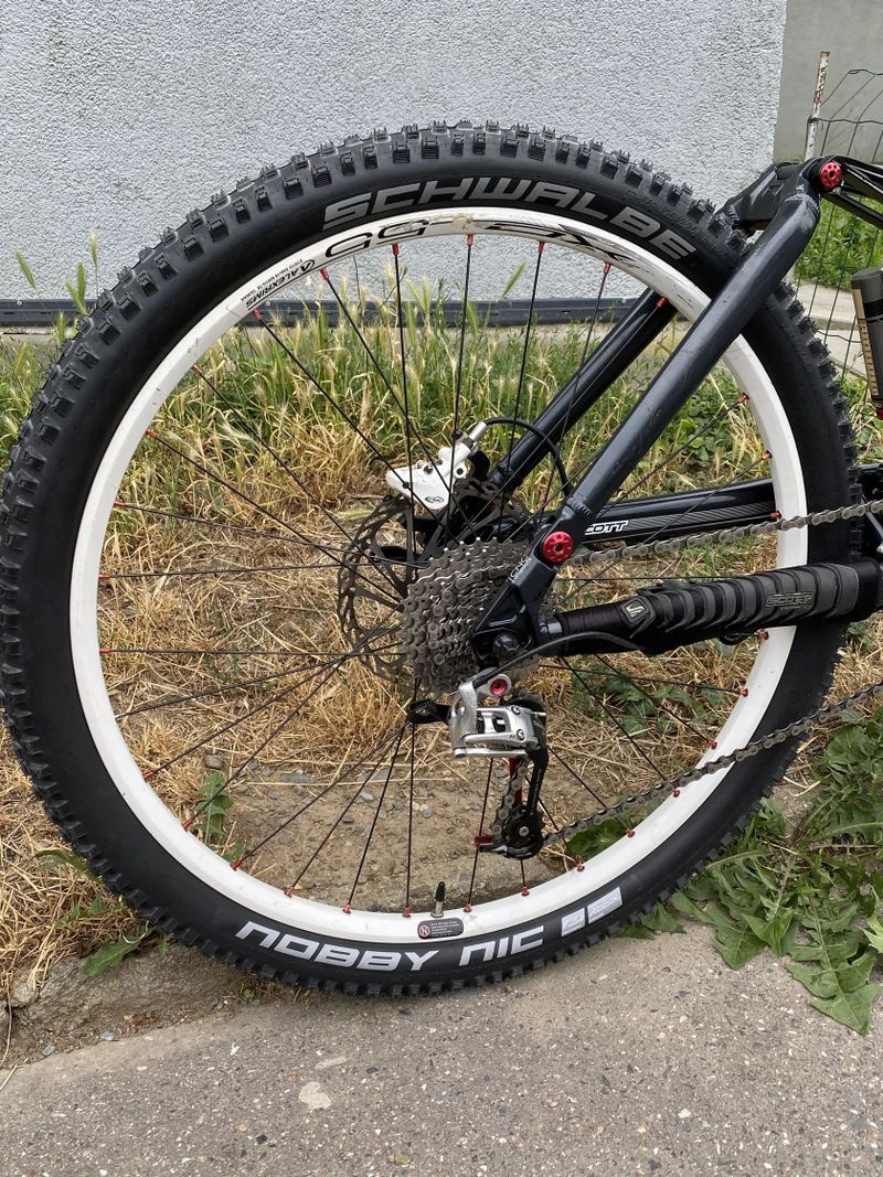 CELOODPRUŽENÉ HORSKÉ KOLO SCOTT GENIUS 50 KOLA 26”