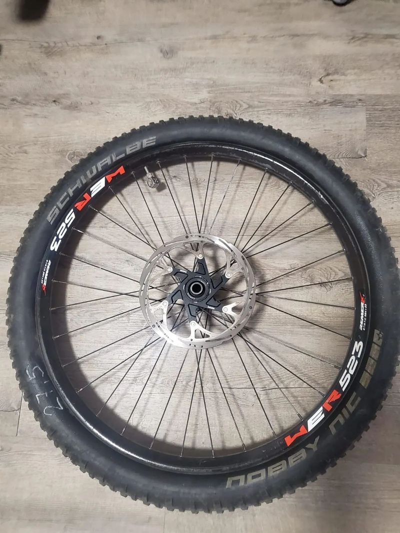 Prodám zapletená kola 27,5